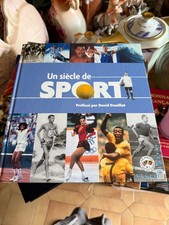 LE LIVRE DES TIMBRES FRANCE UN SIECLE DE SPORT  COMPLET  AVEC TIMBRES 