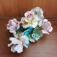 Capodimonte Porcelaine - Centre Table - Bouquet de Roses - 33x26x18 cm - Vintage