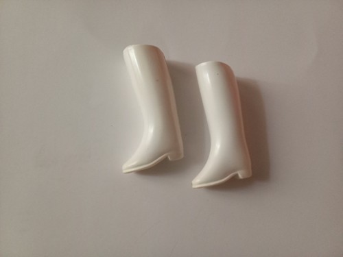 Bottes blanches poupée mily