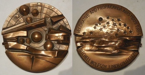 Médaille décorative - , et