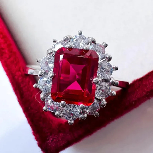 40ct natural red - 6.40ct,