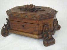 Ancienne Grande Boite  coffre a Bijoux en Bois Sculpté Forêt noire 19 ième 