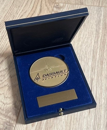 Médaille table avion de - de,