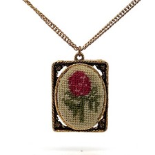 Collier Pendentif Fleurs Et