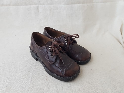 Anciennes chaussures cuir - anciennes,