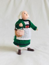 1 Petite poupée, figurine