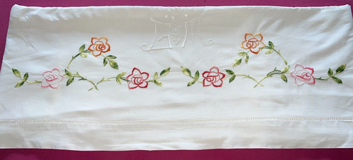 Beau drap ancien brodé - , et