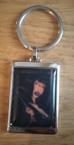 Porte clef pin berthet - pin-up,