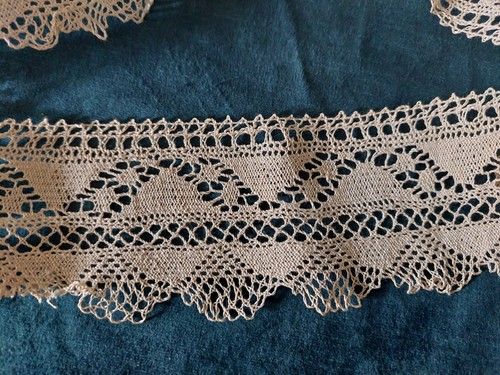 Dentelle aux fuseaux - , ancienne