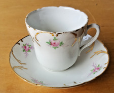 Tasse à café et sous-tasse en porcelaine de Vierzon Marque en dessous « AH&Cie