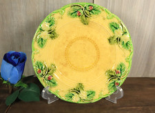 Ancien Assiette en Barbotine