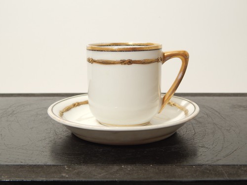 Ancienne tasse café - À,