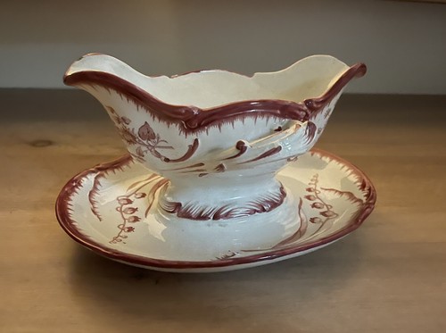 Saucière sur plateau terre - saucière,