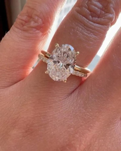 Bague mariage sertie de - de,