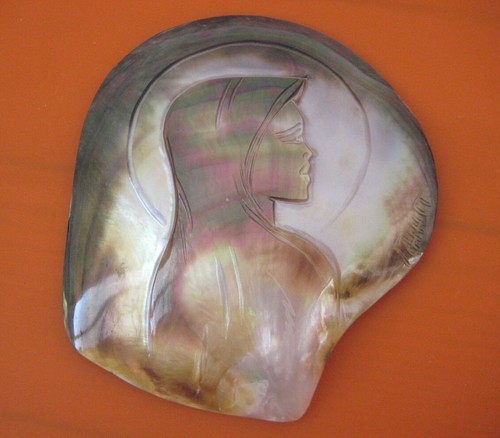 Coquille nacre sculptée