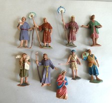 lot 9 figurines crèche
