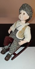 Poupée vintage en porcelaine