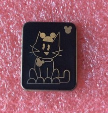 T08 pins disney family decal - t08,