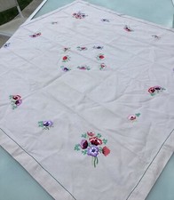 Nappe Carrée Centre De Table Toile Épaisse Brodé Main 124x124 Vintage Magnifique