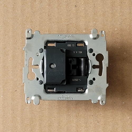Arnould initia 69013 1 - arnould,