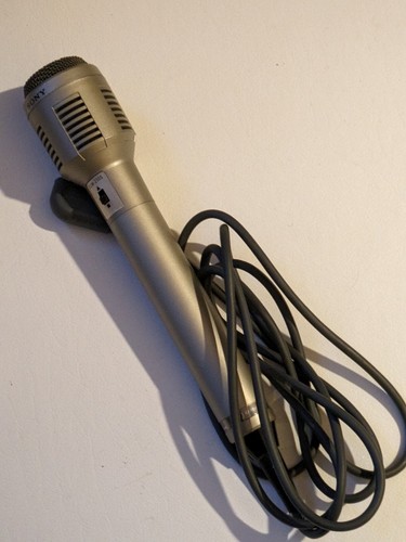 Microphone condensateur - À,