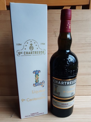 Bouteille chartreuse liqueur - bouteille,