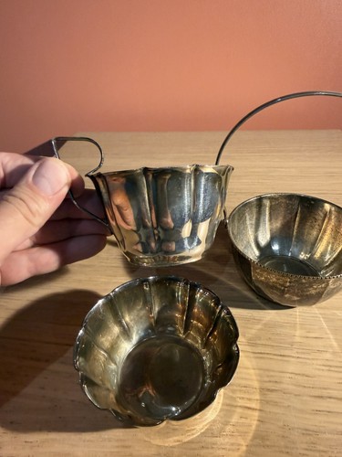 Tasse antique plaquée argent