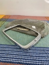 Cerclage rectangle de phare Mercedes 508D 27 cm largeur 18 cm hauteur neuf   B59