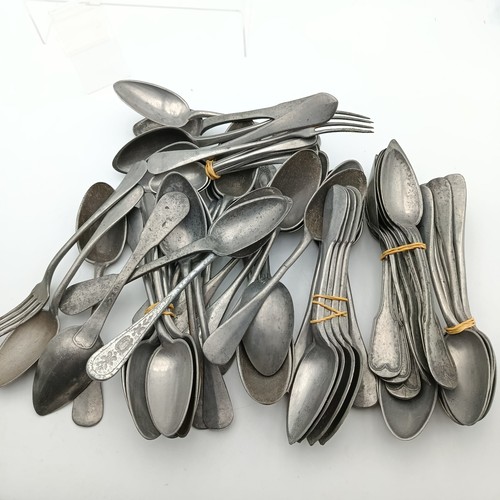 Lot de couverts en - 4,5,