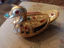 Boite ancienne Bois Laqué Forme Canard Incrustation de Verres Colorés "Birmanie"
