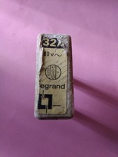 Porte Fusible Legrand Porcelaine Broche 9mm Entraxe De 3cm Fusible 32 AMPÈRES 