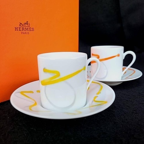 Lot tasses et - de,