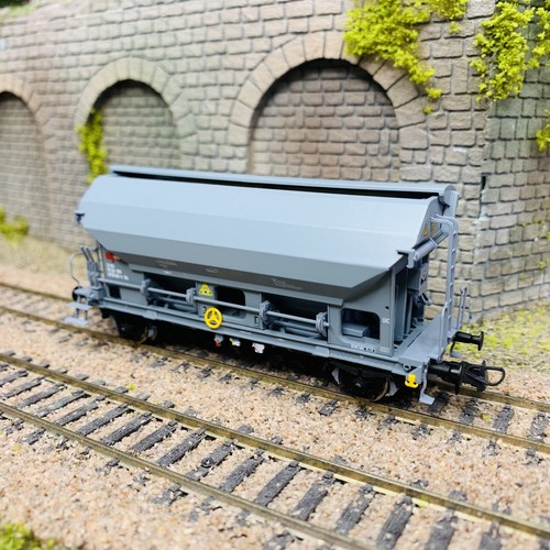 Wagon trémie toit pivotant - trémie,