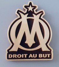 magnet en bois gravé de l'om