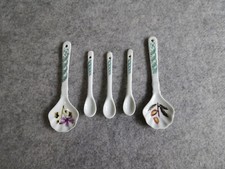 lot 5 cuillères porcelaine