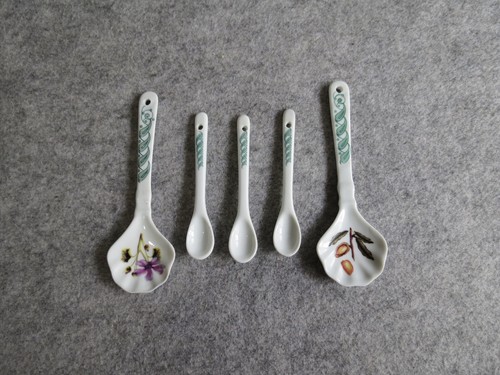 Lot cuillères porcelaine - lot,