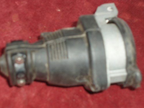 Fiche femelle 380v à - 3p+t,