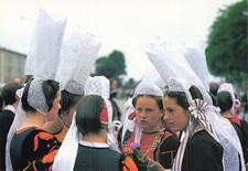29 BRETAGNE JEUNES FILLES DU