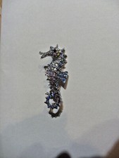 jolie broche cheval de mer -