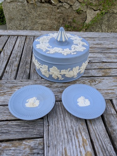Ancienne jolie boîte