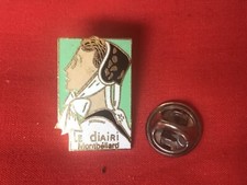 pins LE DIAIRI a MONTBELLIARD egf coiffe feminine costume Franche Comte France
