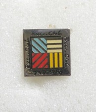 pin's RICCI Club parfum