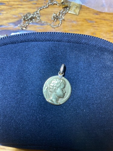 Superbe pendentif jaune - pendentif, or
