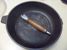 Poêle en Alu + couvercle en verre et manche