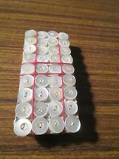 Plaque de 36 boutons anciens en Nacre 2 trous plats