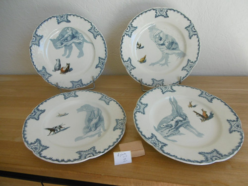 Quatre assiettes plates - assiettes,