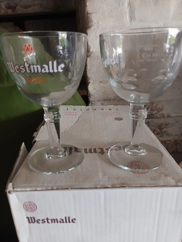 Lot jolis verres à - 2,