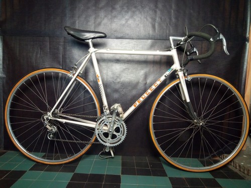 Vélo course vintage peugeot