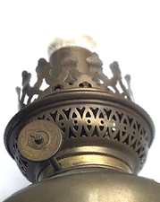 Ancienne Lampe à Pétrole en Cuivre. Hauteur 34 cm. Bon état 