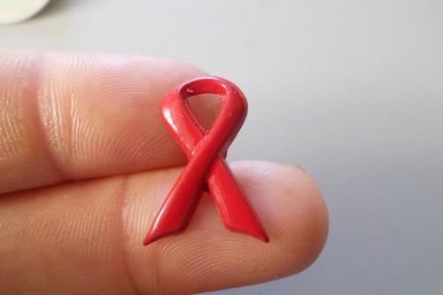 Pins broche badge sidaction - pins,